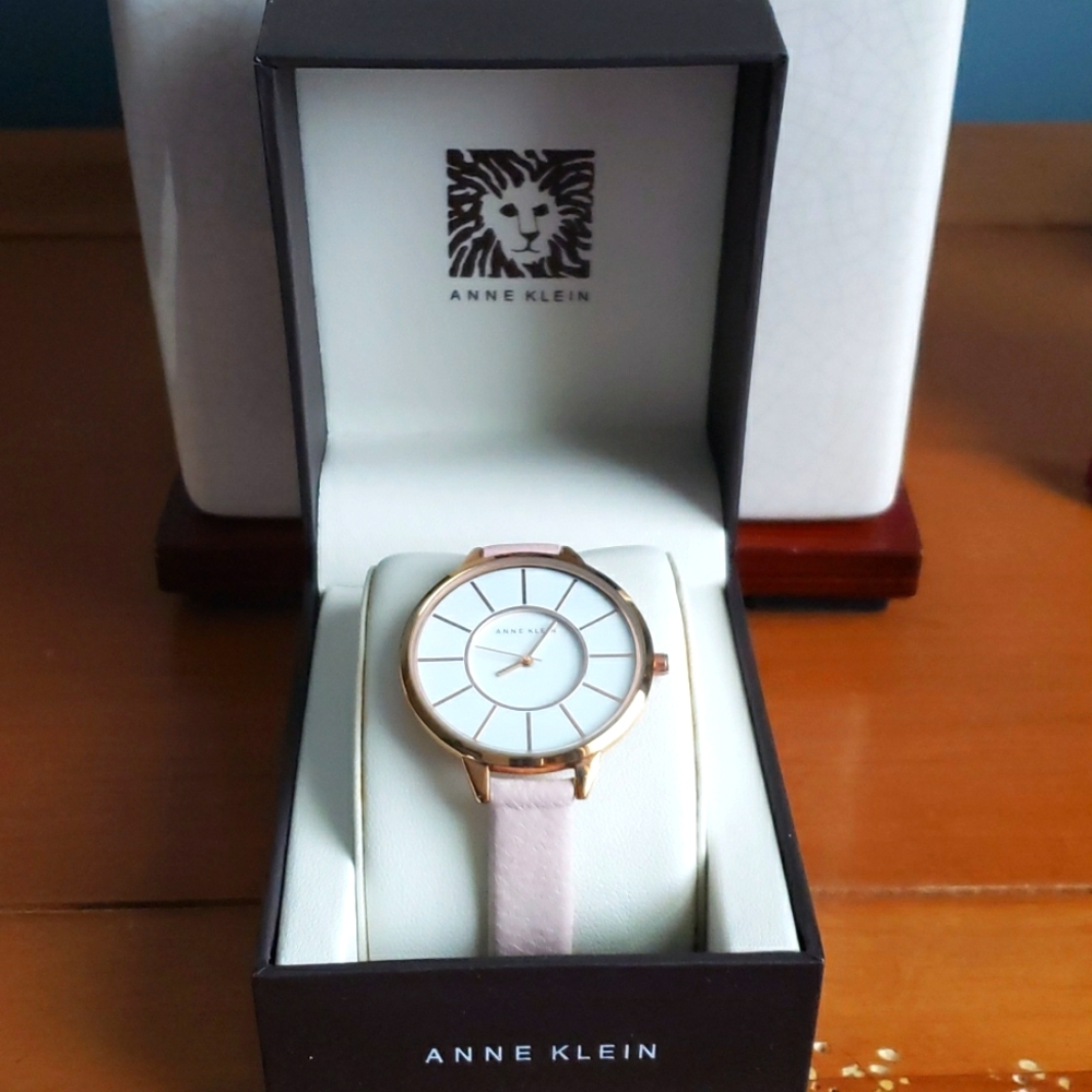 NWOT Anne Klein women's rosegold watch